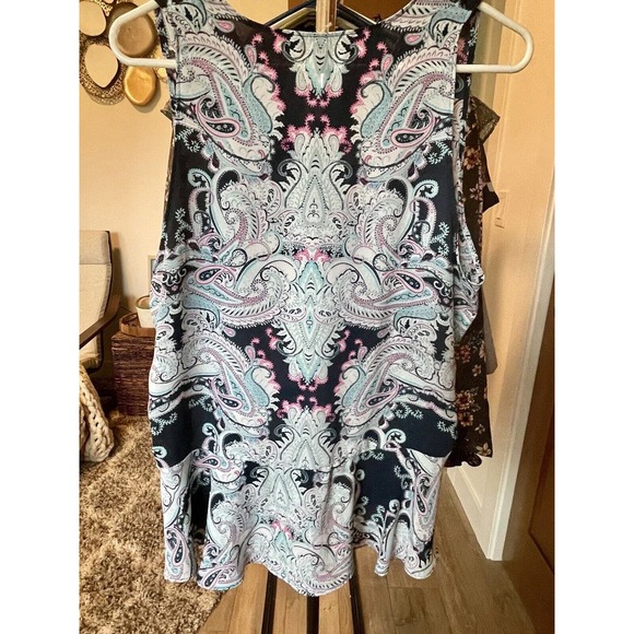 Banana Republic Black Teal Abstract Pattern Ruffled‎ Women’s Size Large - Picture 7 of 8